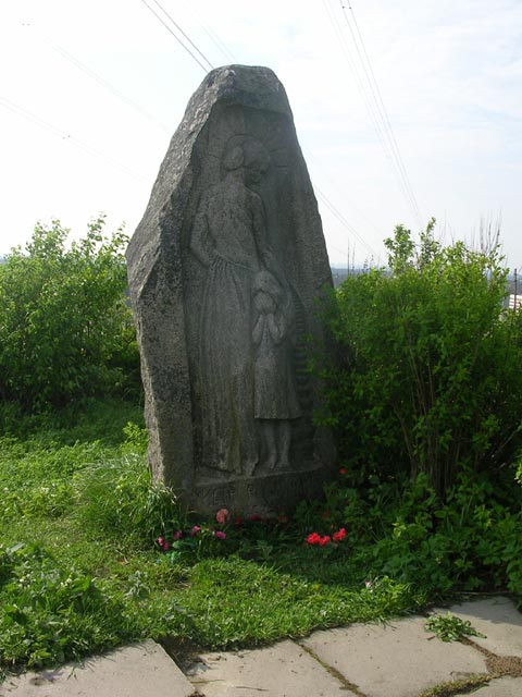 Надгробный камень на церковной горе в Первомайском (Kivennapa)