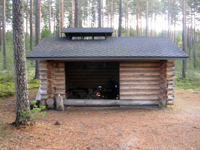 Сам домик на озере Валкярви - laavu