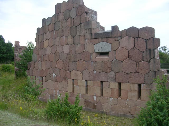 Недостроенная и разрушенная крепость Бомарсунд